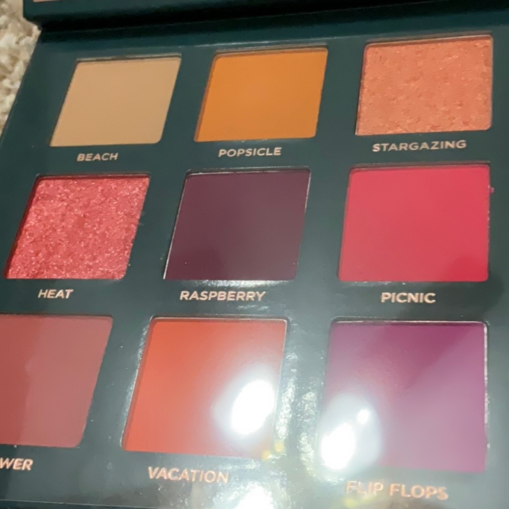 Ace Beaute Nostalgia palette - Picture 2 of 5